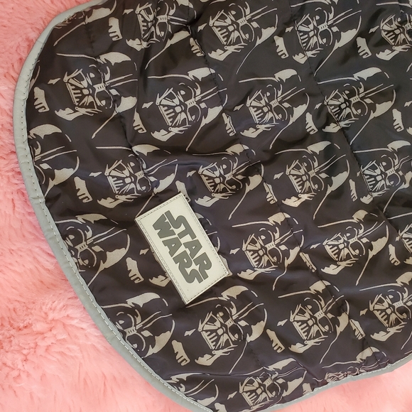 Star Wars Darth Vader dog parka - Picture 9 of 10